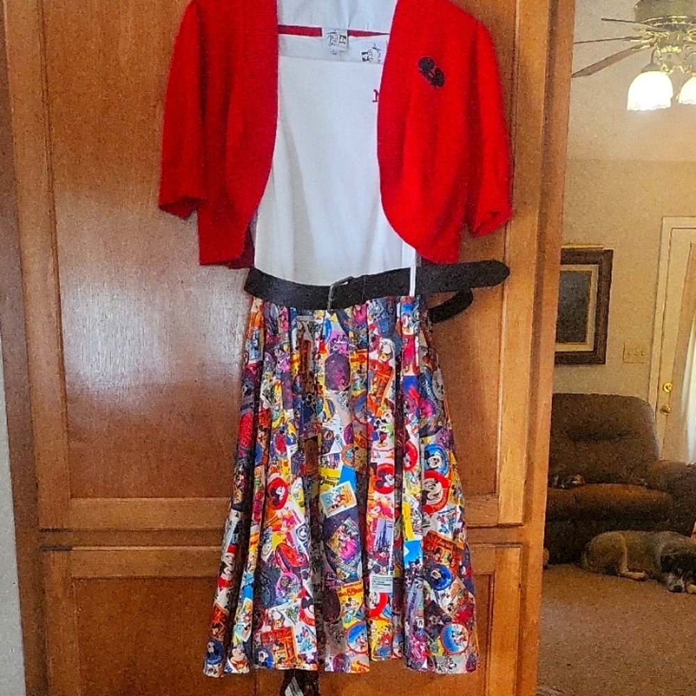 Disney dress shop ultra rare stunning